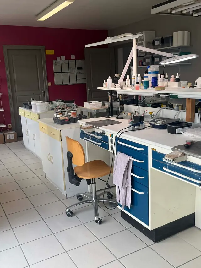 Poste de travail du laboratoire CR Dental